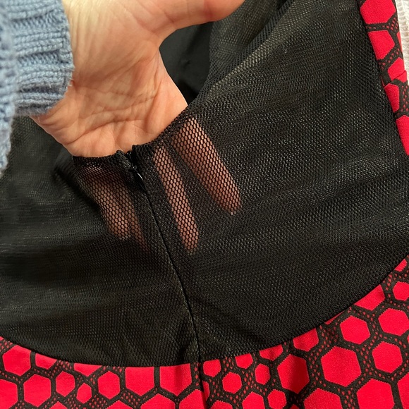 Figure hugging dress with trumpet effect, sheer straps, sheer back, built in cup - Picture 10 of 11